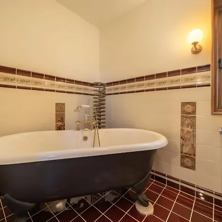 Shipool Lodge-luxury Retreat